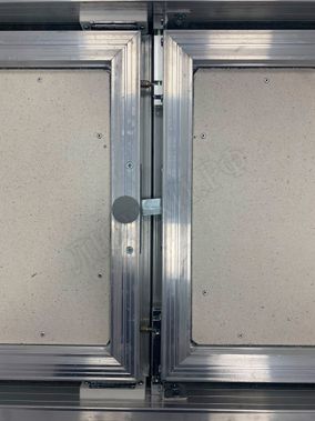 Люк под плитку Техно 2 створки 1900*1350 Люк под плитку Техно 2 створки 1900*1350